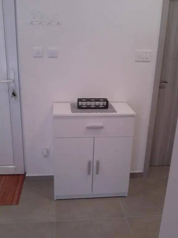 Apartment Melani 풀라