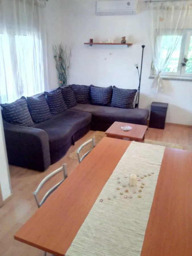 Apartment Melani 풀라